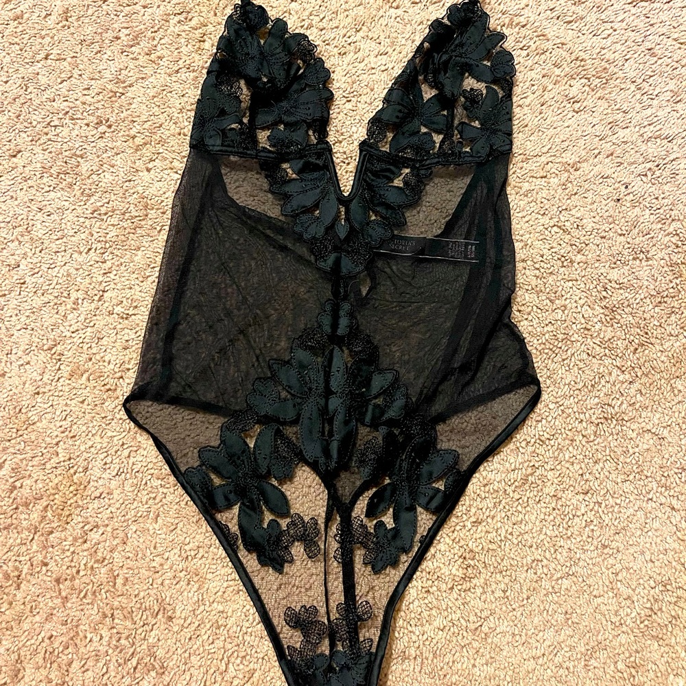Victoria Secrets Black Flower Lace Lingerie Size S Preowned